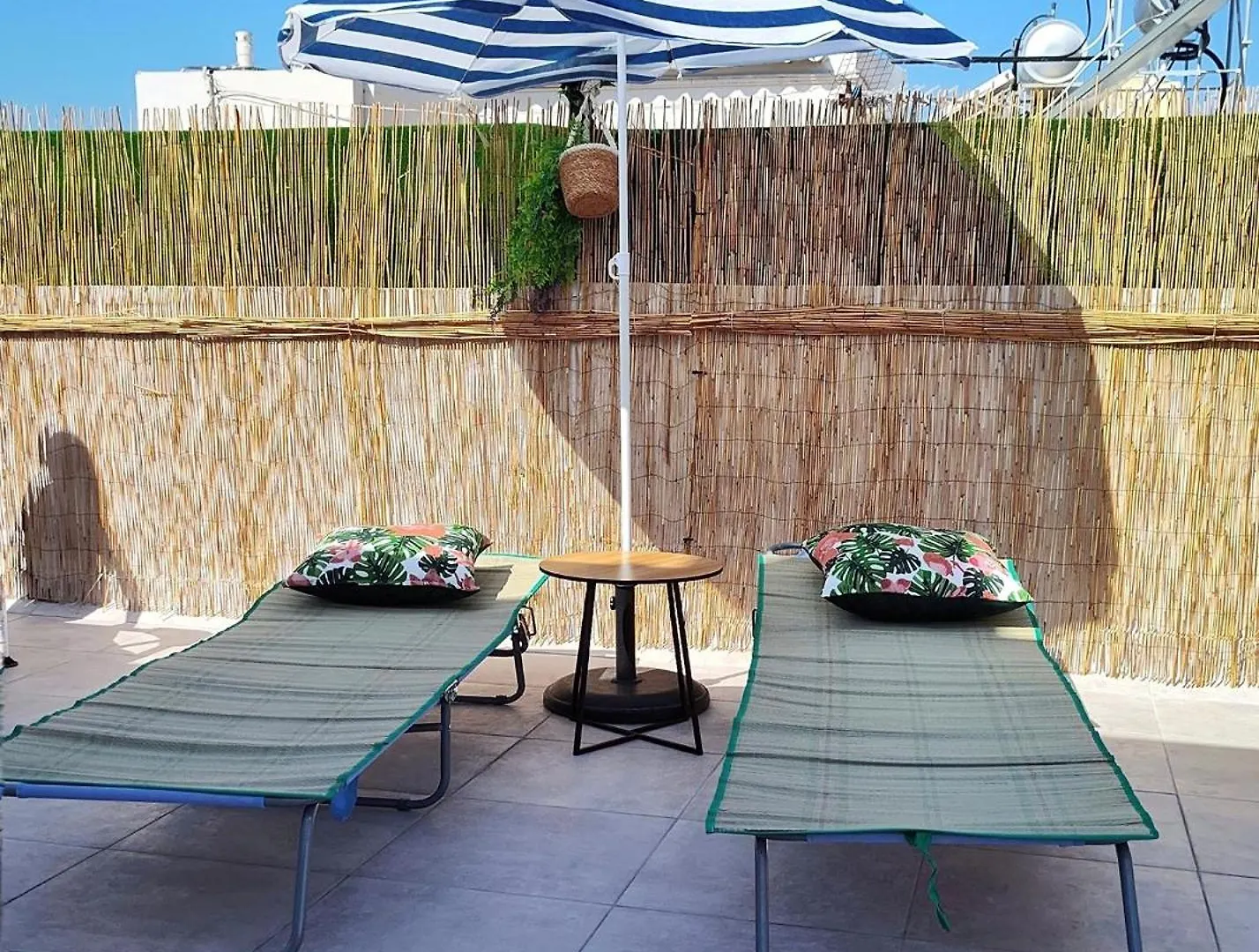 Holiday House Heraklion & Roof Garden 0*, Héraklion